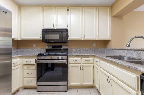 21231 Camelia, El Toro, CA 92630-7605