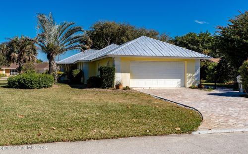 685 Glenview Ter, Vero Beach, FL 32962-1516