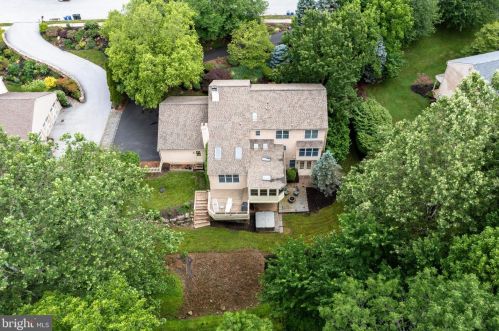 811 Robert Dean Dr, Downingtown, PA 19335-4464
