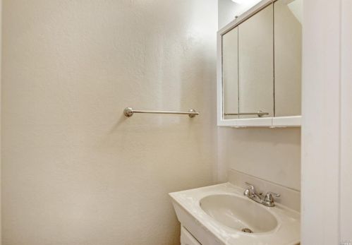 1737 Las Raposas Ct, Santa Rosa CA  95409-3417 exterior