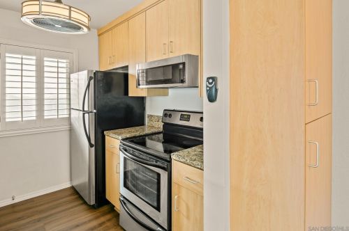 6470 Bell Bluff Ave, San Diego CA  92119-1021 exterior