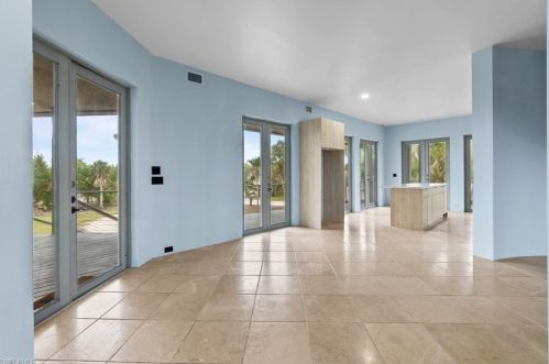 4150 Dingman Dr, Sanibel FL 33957-5107 exterior