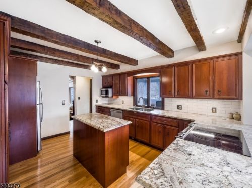 18 Dennis Rd, Lafayette NJ  07848-3153 exterior