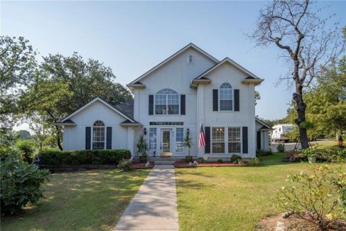 413 Katie Cir, Kennedale, TX