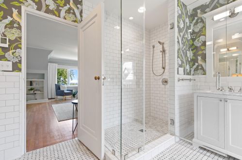 4108 Lk Dr, Milwaukee WI 53211-1719 exterior