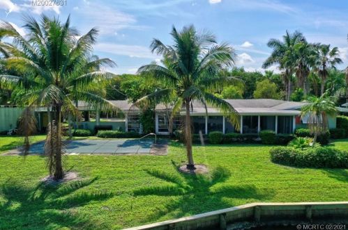 2033 Mockingbird Ln, Palm City, FL 34990-2417