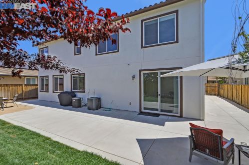 66 Sunchase Ct, Oakley CA  94561-4425 exterior
