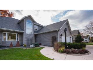 7121 Riverwood Dr, Minneapolis, MN 55432-3072