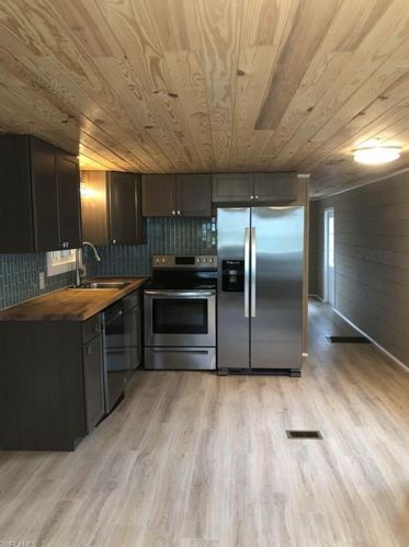 5157 Sandpiper Dr, Saint James City FL  33956-2837 exterior