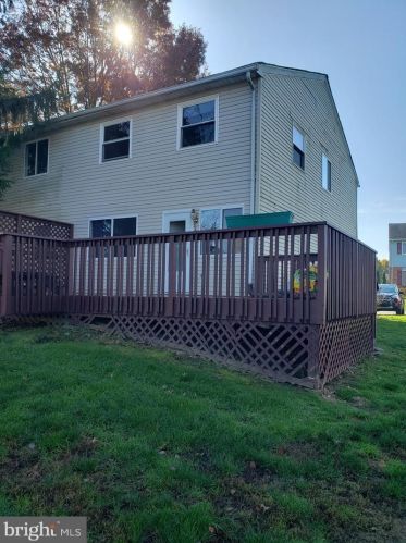 73 Nancy Ln, Downingtown, PA 19335-2274