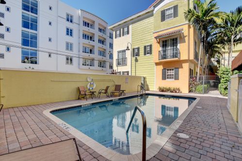 150 6th Ave, Delray Beach FL  33483-5225 exterior