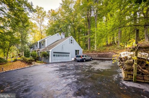 3216 Sawmill Rd, Newtown Square, PA 19073-1901