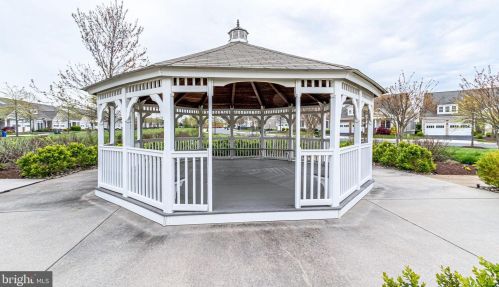8980 Fascination Ct, Lorton VA  22079-5717 exterior