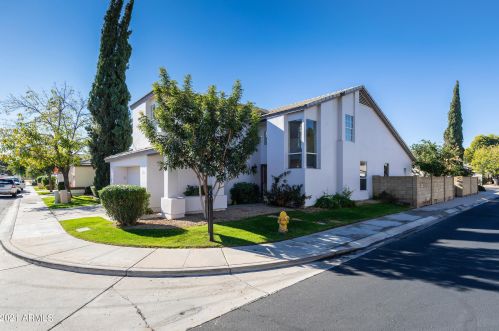 15838 6th Ave, Phoenix, AZ 85023-7439