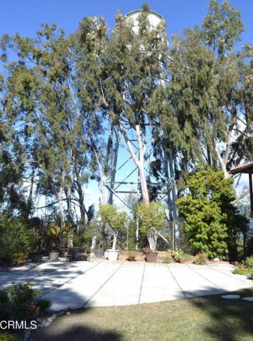 712 Wendover Rd, La Canada, CA 91011-4131