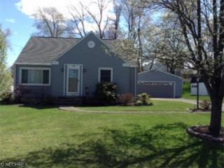 205 Elmwood Dr, Hubbard, OH 44425-1606