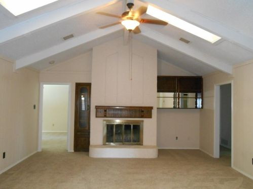 410 Christine Ct, Euless TX  76039-2011 exterior