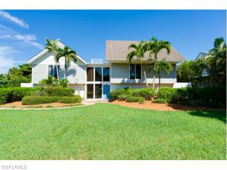 999 Sand Castle Rd, Sanibel, FL 33957-3612