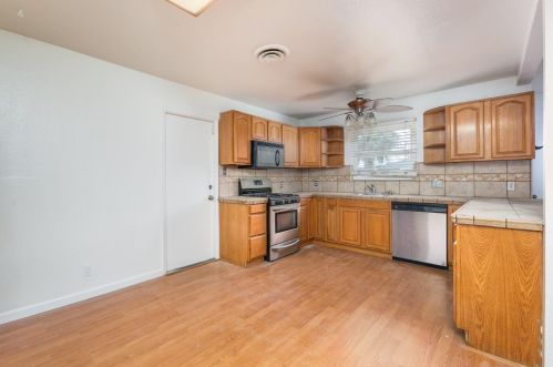 1413 Theo Ave, Modesto CA  95350-0626 exterior