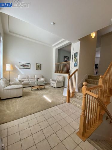 3725 Whitworth Dr, Pleasanton CA  94568-1377 exterior