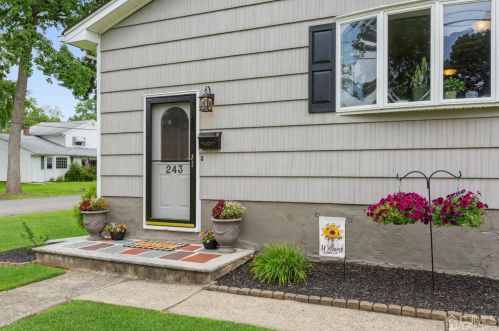 243 Oakland Ave, South Plainfield NJ  07080-4040 exterior