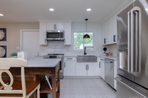 28 Talcott Rd, Glastonbury CT  06033-2919 exterior