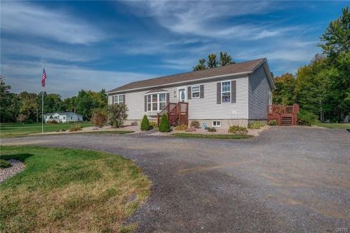 292 Stewarts Corners Rd, Pennellville, NY 13132-3291