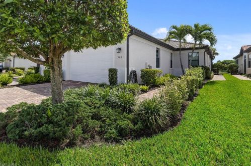 1506 Oceania Dr, Naples, FL 34113