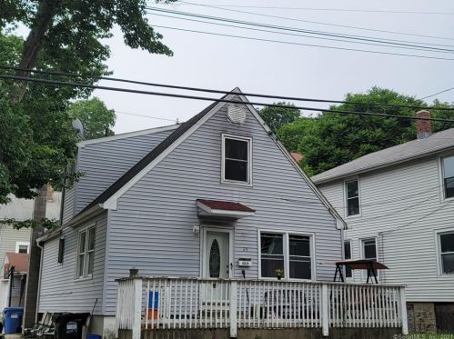 24 Baltic St, Norwich, CT 06360-3702