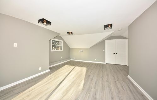 9127 Swan Cir, Milwaukee WI  53225-2719 exterior