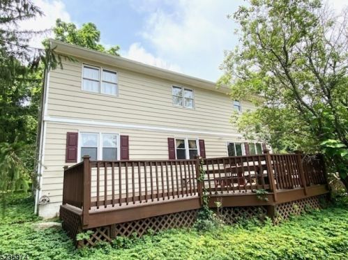 4 Saint Nicholas Village Rd, Glen Gardner, NJ 08826-3045