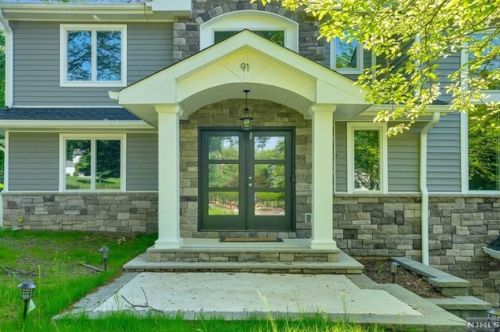 91 Monhegan Ave, Oakland, NJ 07436-4019