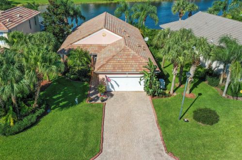 108 Willow Grove Ave, Fort Pierce, FL 34986-3565