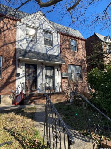 82-17 165th St, Jamaica, NY 11432-1208