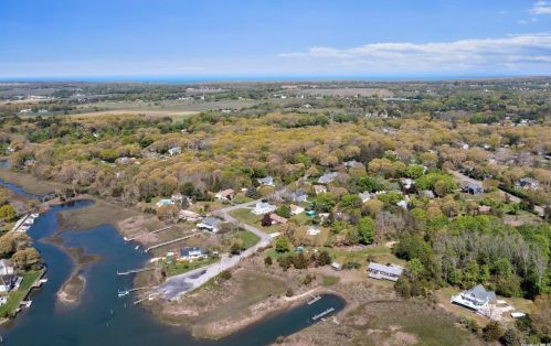 600 Corey Creek Ln, Southold NY  11971-4809 exterior