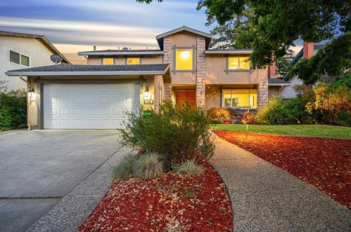 572 Middlebury Dr, Sunnyvale, CA 94087-1317