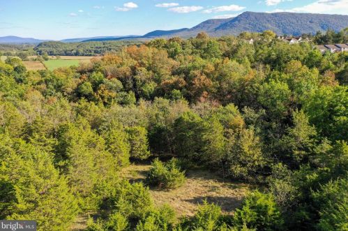 33456 Old Valley Pike, Strasburg VA  22657-3702 exterior