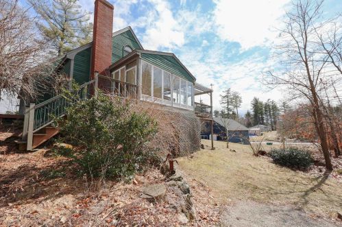 16 10th St, Kingston NH  03848-3717 exterior