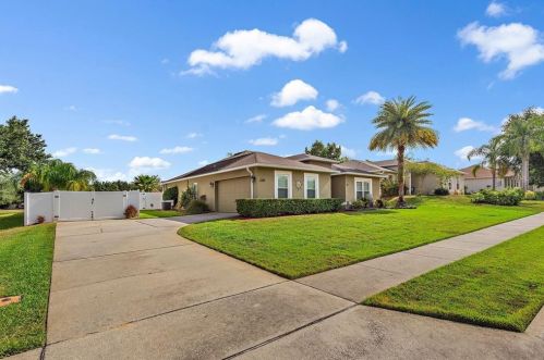 2215 Kingscrest Cir, Apopka, FL 32712-1941