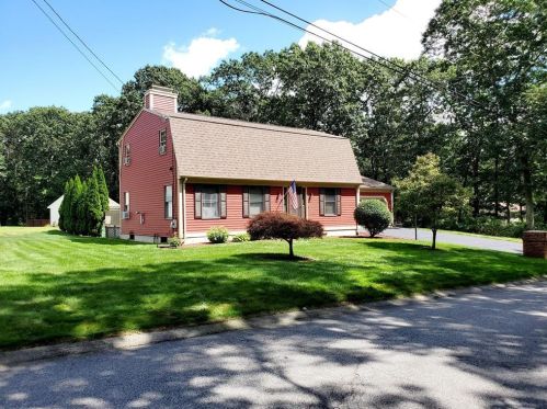 1066 Central Ave, Providence, RI 02919-2802