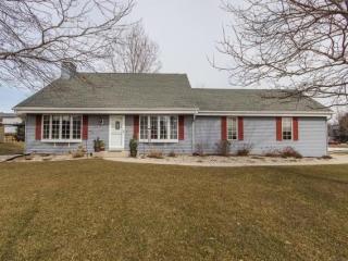 4102 Thorncrest Dr, Hales Corners, WI 53132-9649