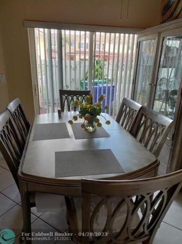 2011 103rd Ter, Hollywood FL  33025-1790 exterior