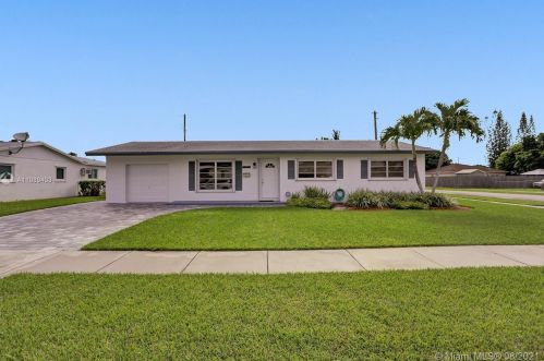 16131 104th Ave, Miami, FL 33157-3008