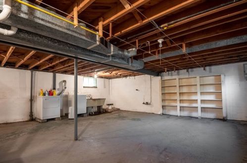 1099 Haig St, Hermitage PA  16146-2856 exterior