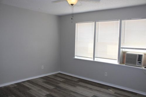 4520 Columbia Ave, Dallas TX  75226-2313 exterior