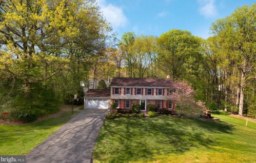 2903 Rock Manor Ct, Herndon, VA 20171-1805