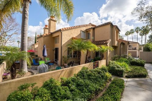 91 Corsica Dr, Newport Beach, CA 92660-3240