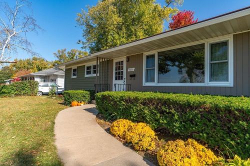 2009 Portage Rd, Madison, WI 53704-3503