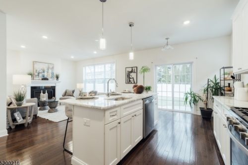 38 Walnut St, Little Falls NJ  07424-1402 exterior