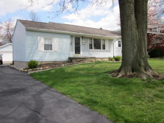 172 Hall Dr, Wadsworth, OH 44281-1947